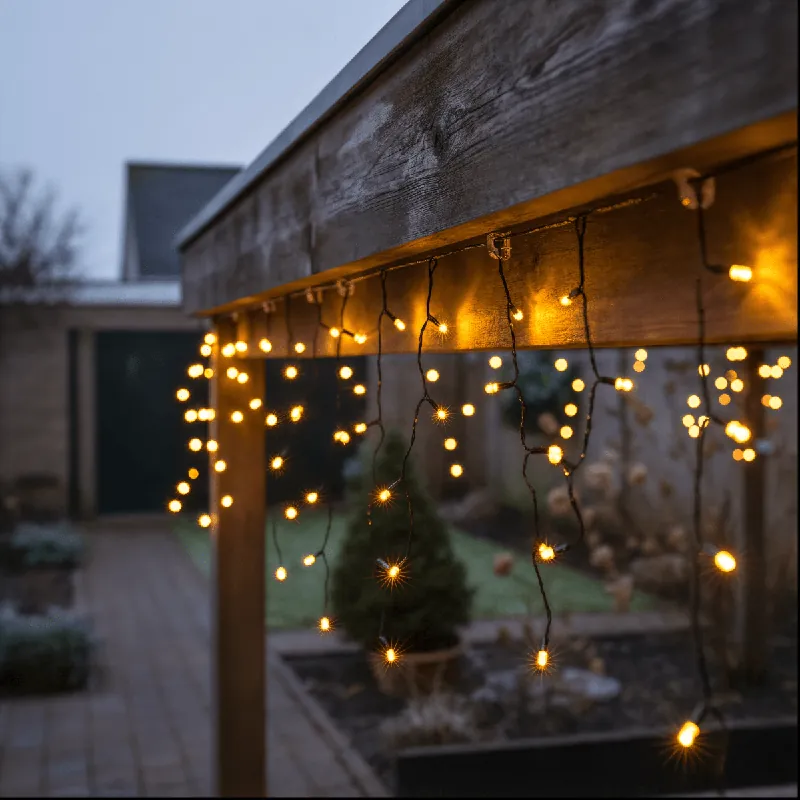Aanbieding Lighto Kerstverlichting Ijspegelverlichting IP44 Geschikt voor binnen & buiten 8-Functies 240 LED lampjes 8 meter kabel